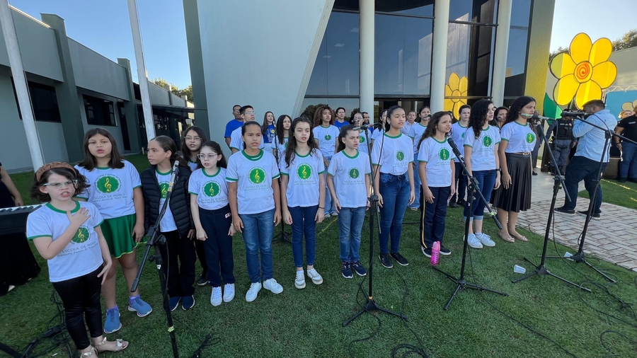 Coral Infantojuvenil Participa de Ação pelo 18 de Maio com Apresentação Emocionante