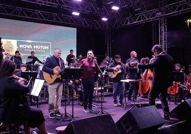 Em noite histórica, Orquestra Jovem encanta Nova Mutum nos 37 anos do município