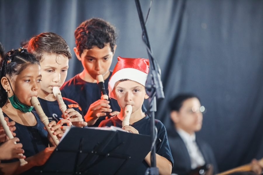 Orquestra Jovem de Nova Mutum encerra semestre com diversas apresentações 