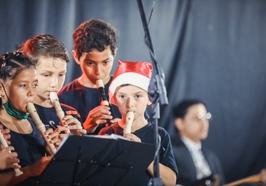 Orquestra Jovem de Nova Mutum encerra semestre com diversas apresentações 