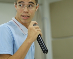 A gente canta assim: transformando notas em sentimentos e música em conexão.