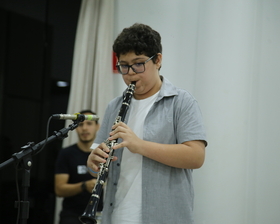 A gente canta assim: transformando notas em sentimentos e música em conexão.